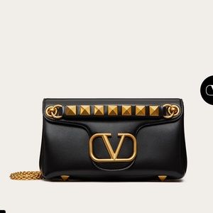 Valentino Garavani
Stud Sign shoulder bag